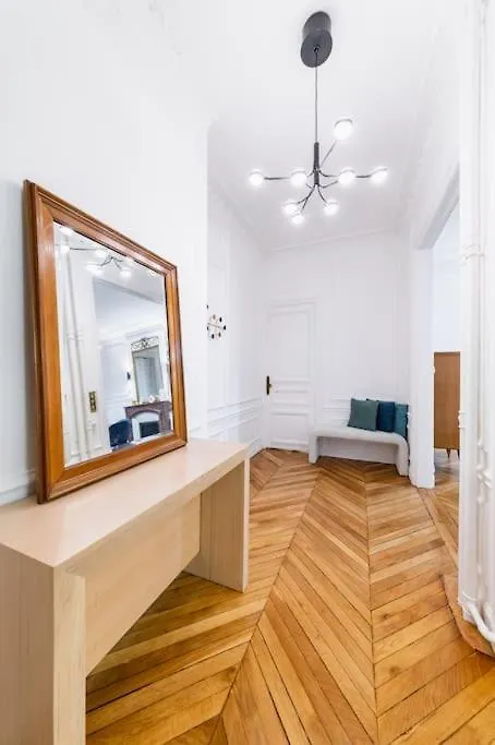 Apartment Haussmannian Apartment, Near Champs-Elysees Paris